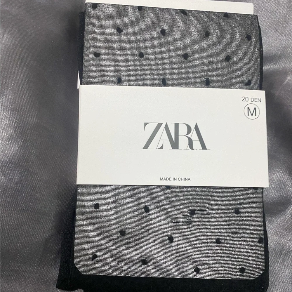 ZARA SWISS DOT TIGHTS
M - Picture 2 of 4